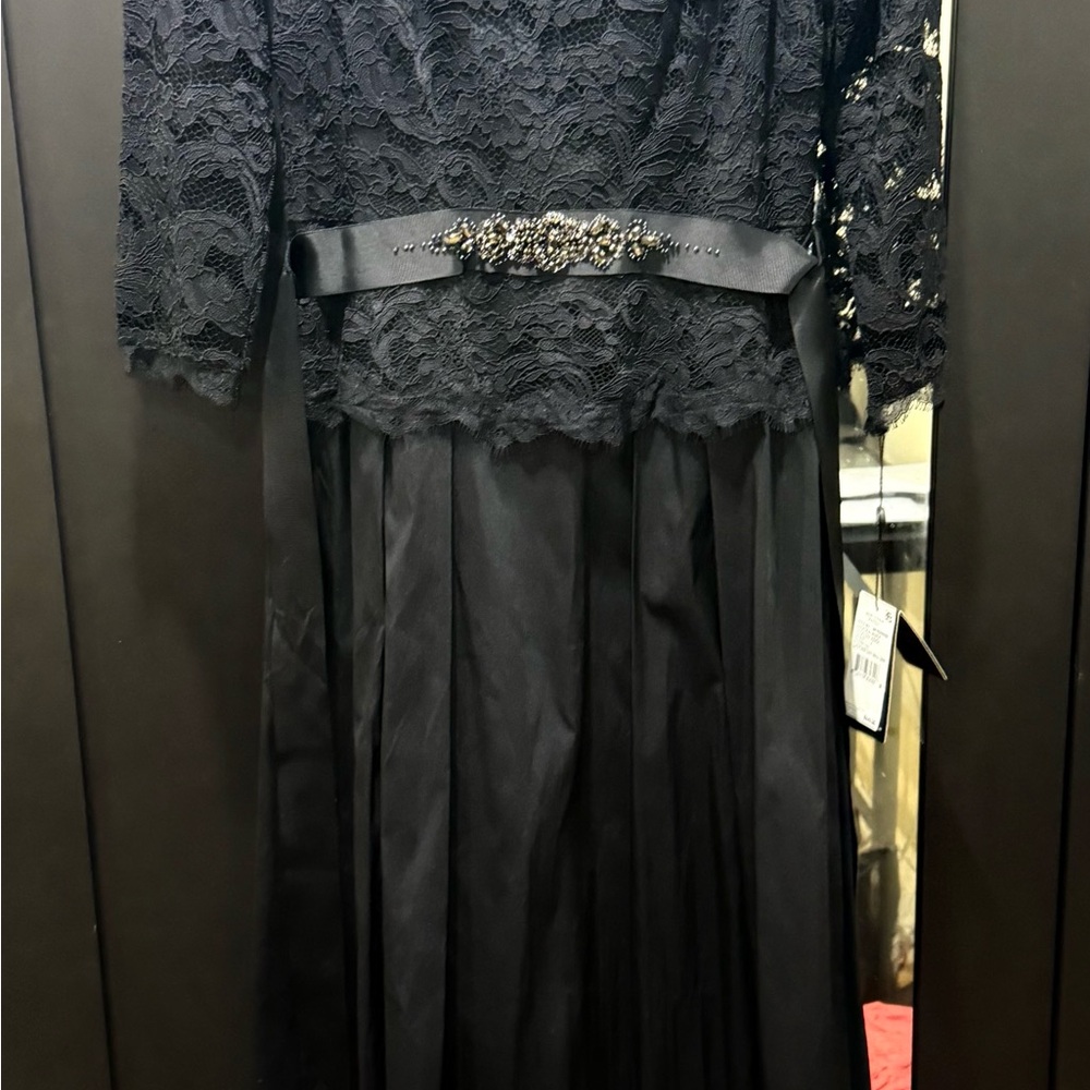 Adrianna Papell Black Lace and Taffeta Gown